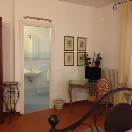 Cisanello House Guest house