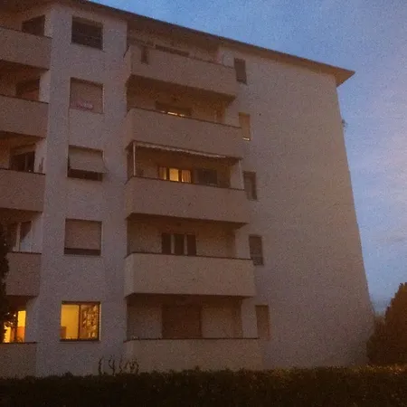 Cisanello House Guest house *