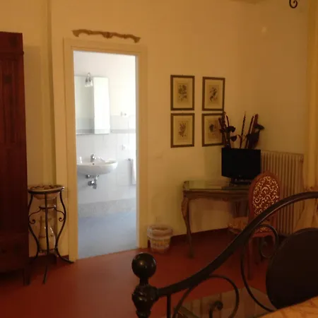 Pensjonat Cisanello House 3*